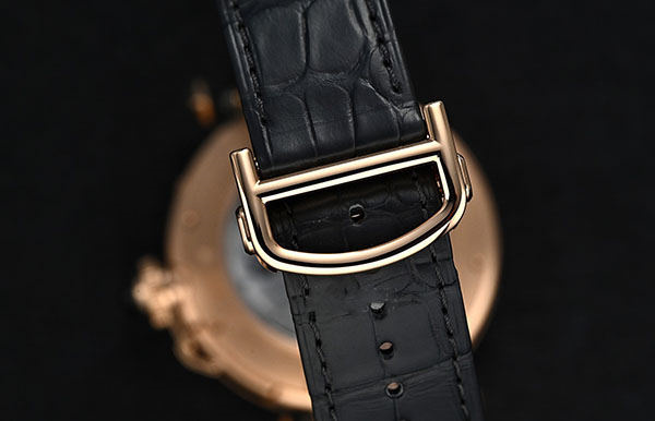 卡地亚表盘生锈处理办法是什么(图) 卡地亚表盘生锈处理办法是什么(图)