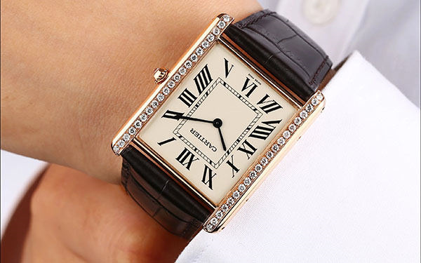 卡地亚手表脏了怎么修复(图) 卡地亚手表脏了怎么修复(图)