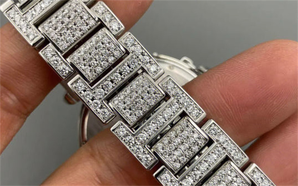 卡地亚机芯里面有划痕解决办法是什么(图) 卡地亚机芯里面有划痕解决办法是什么(图)